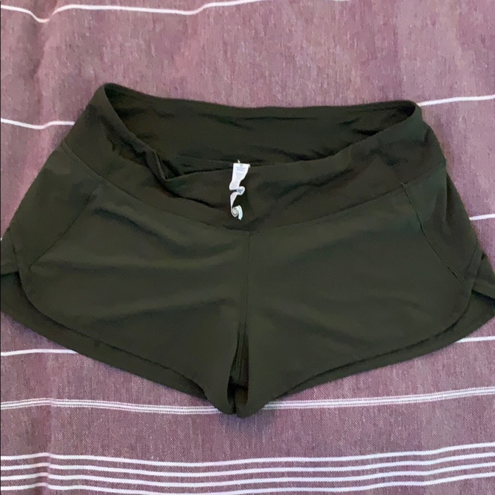 Lululemon speed up shorts (original rise)